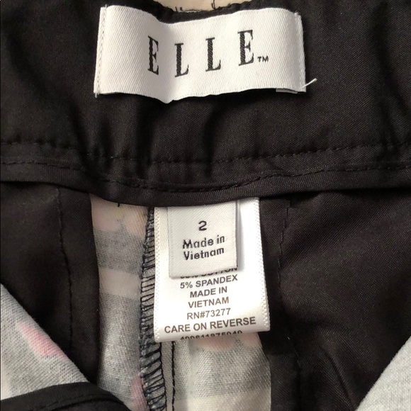 Super cute Elle shorts - Picture 3 of 4